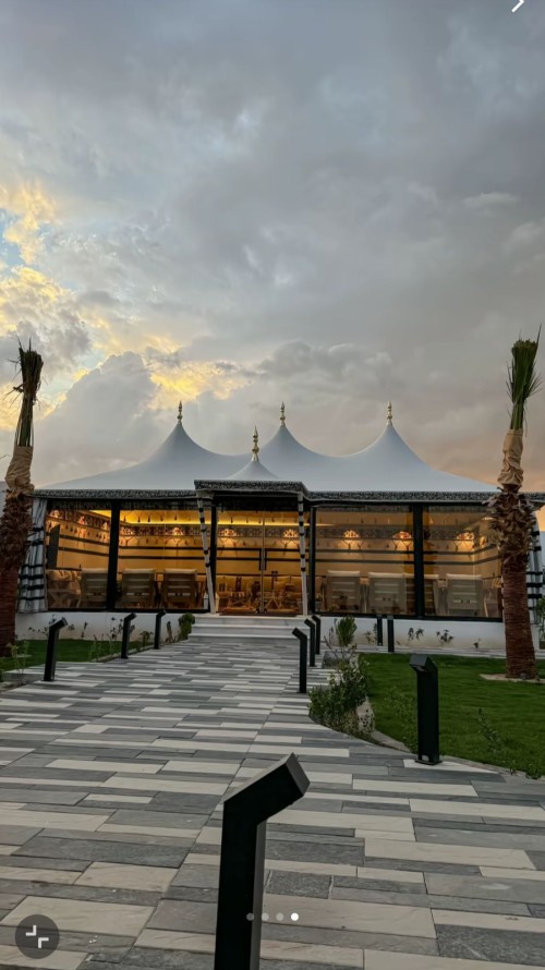 مجالس ملكي من مظلات وسواتر شبكة التميز