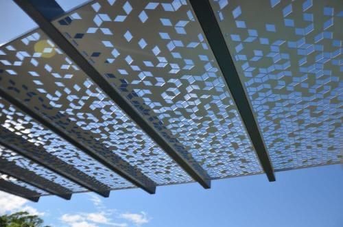 سواتر من مظلات وسواتر شبكة التميز