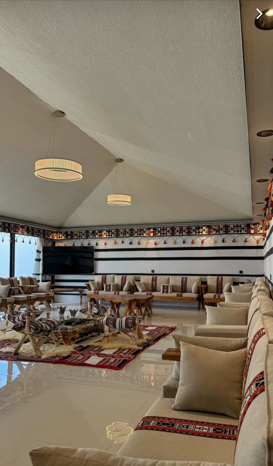 مجالس ملكية بتصاميم راقية من مظلات وسواتر شبكة التميز